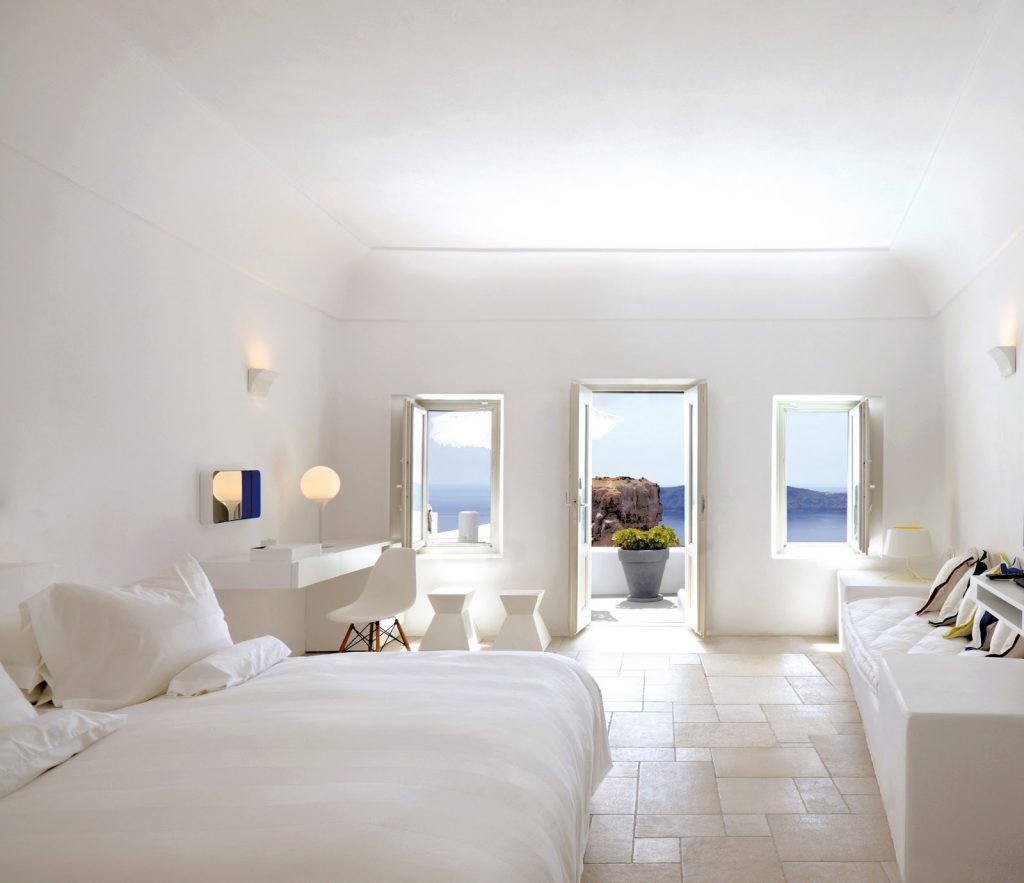 Honeymoon Suite with Plunge Pool_Grace Santorini